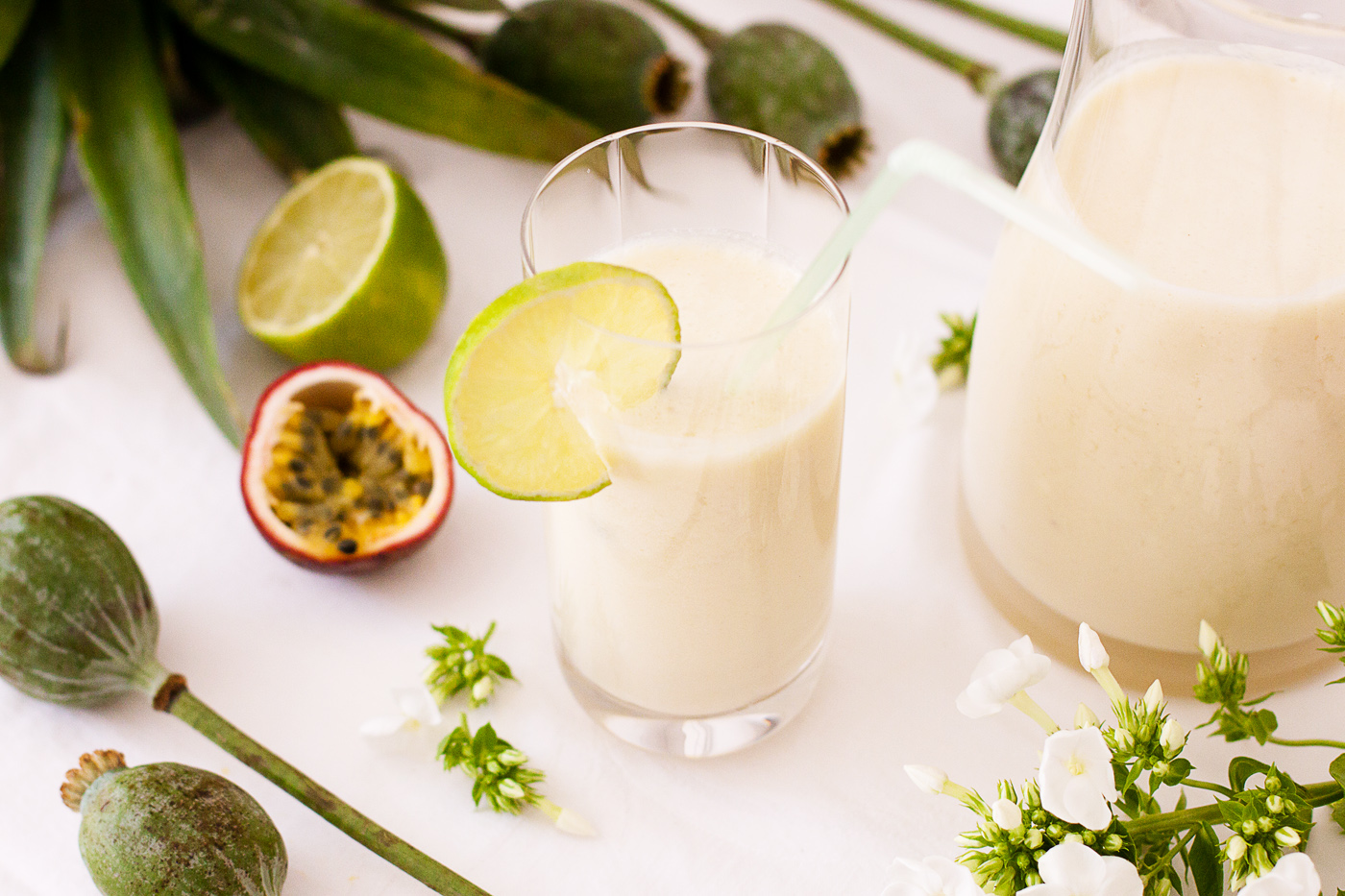 exotic_milkshake_with_ananas_and_passionfruits_02