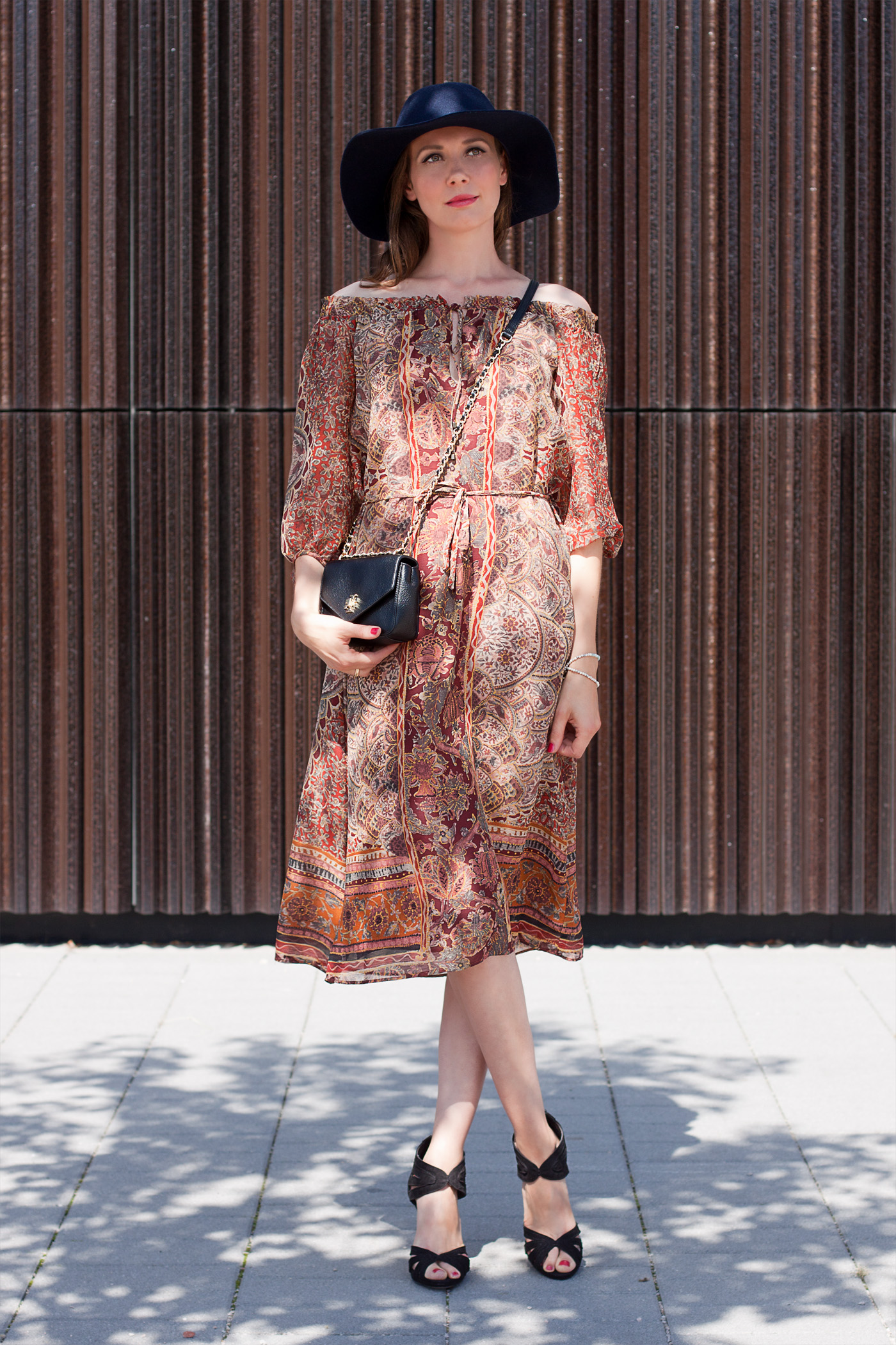 Zara_printed_dress_toryburch_boho_hat_fashionblog_6