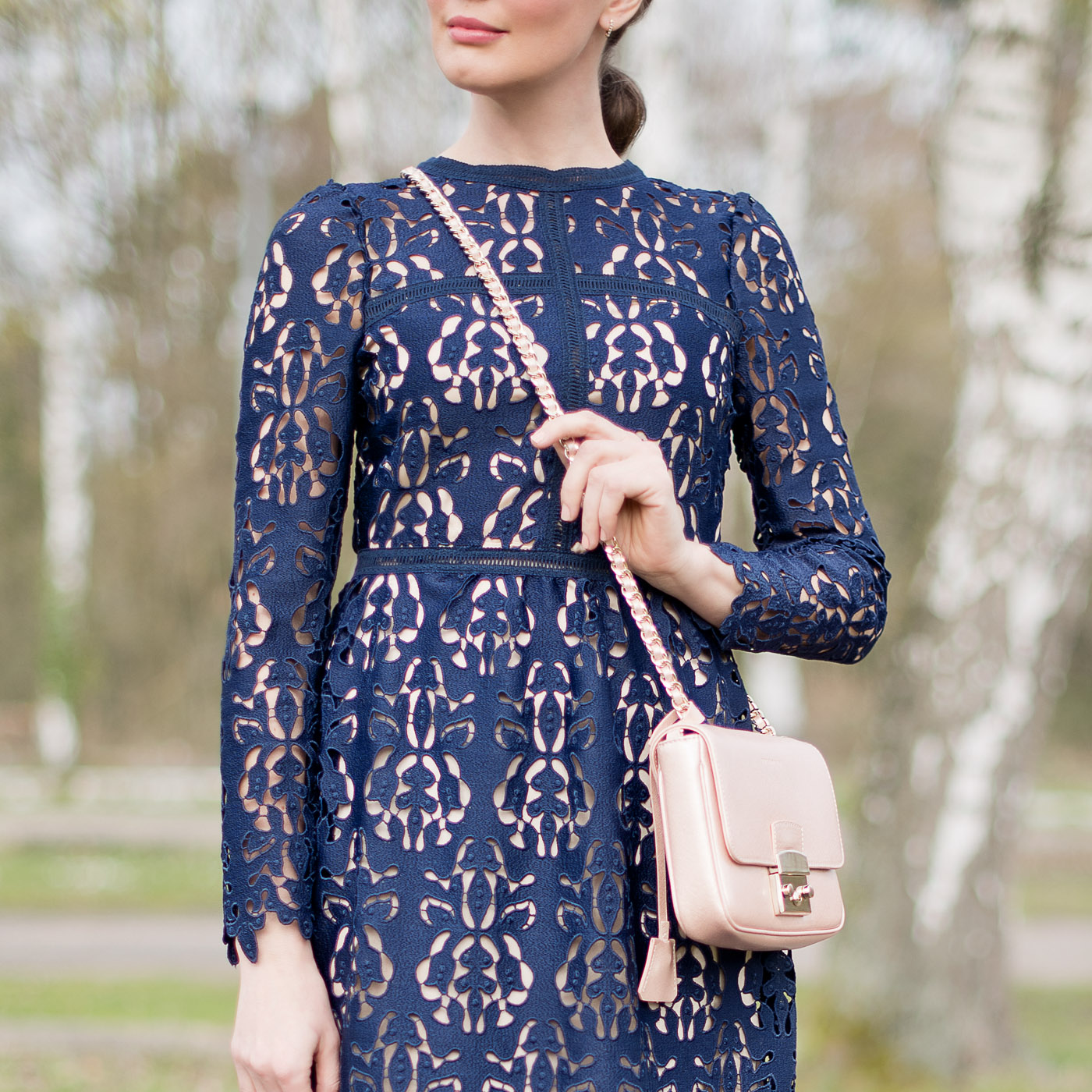 Zara-Lace-Dress-michaelkors-Coccinelle-fashionblog-3