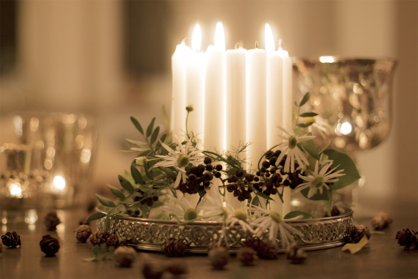 christmas-decoration-weihnachtsdeko-last-minute-margaritten-golspiegelteller-vasen-windlichter