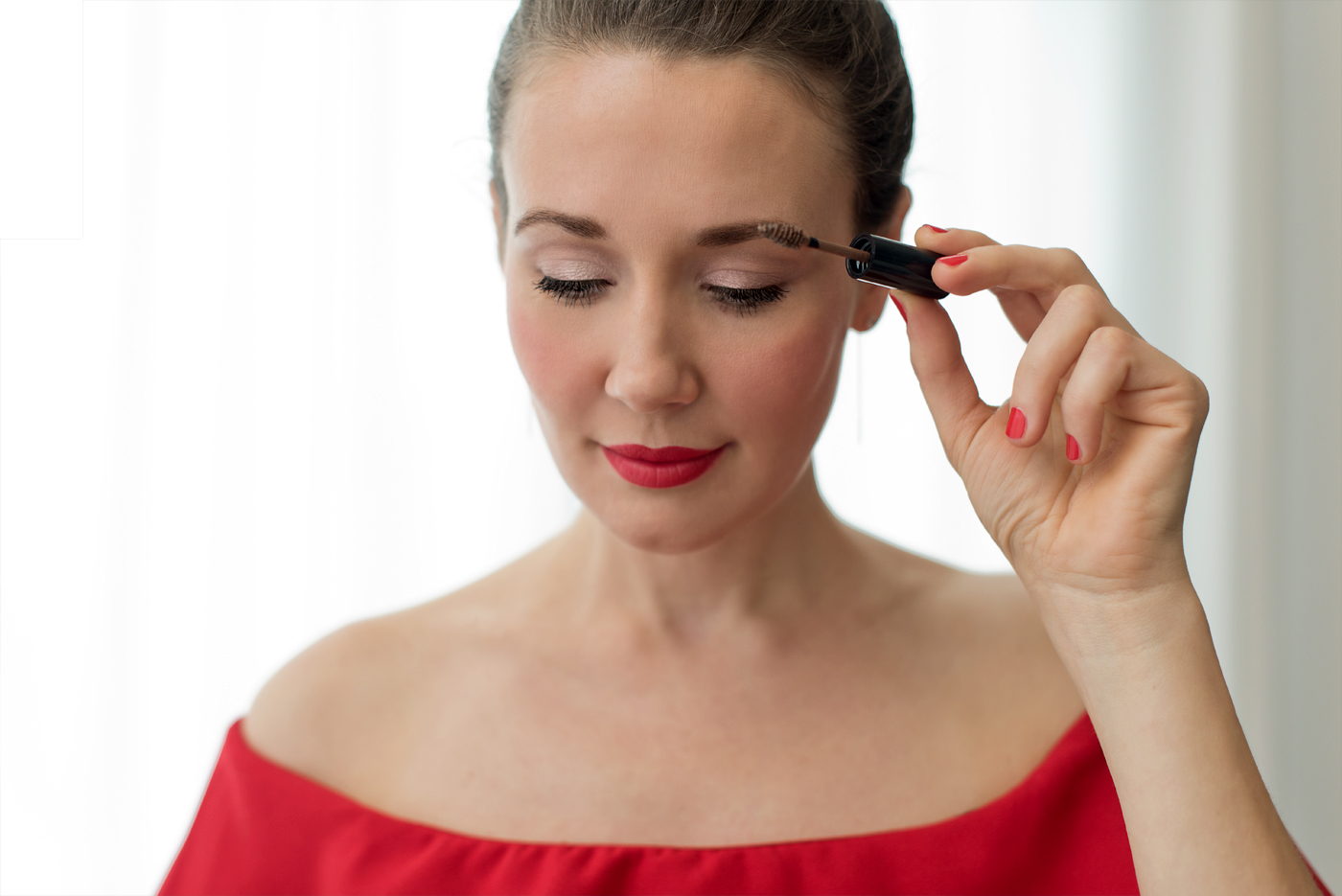 guerlain-dior-bobbi-brown-augenbrauen-gel-rich-brown-benefit-make-up-tutorial-zara-off-shoulder-red-dress-beautyblog
