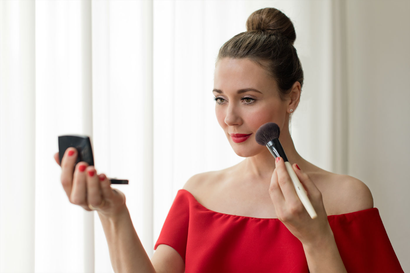 guerlain-dior-bobbi-brown-chanel-rouge-benefit-make-up-tutorial-zara-off-shoulder-red-dress-beautyblog