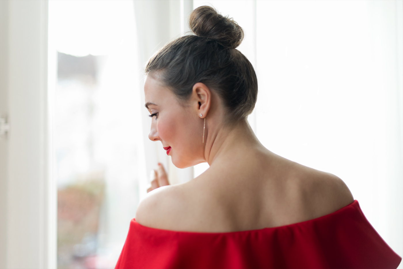 guerlain-dior-bobbi-brown-benefit-make-up-tutorial-zara-off-shoulder-red-dress-beautyblog