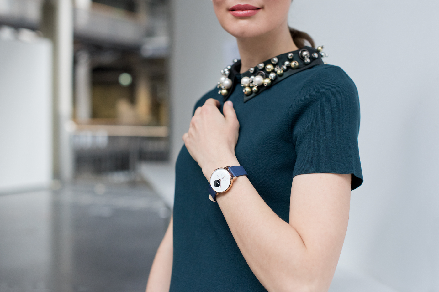 maxandco-pearlsltop-nokiahealth-steelhr-smartwatch-toryburch-bag